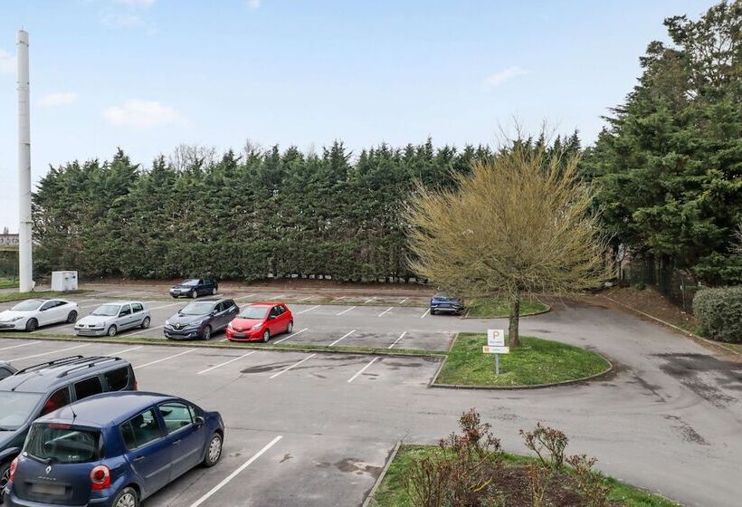 Отель Première Classe Lille Sud Henin Beaumont