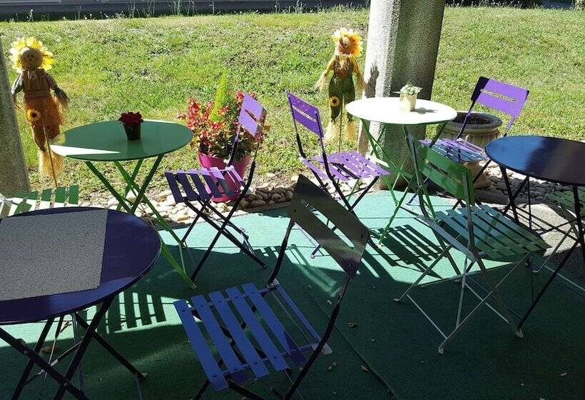 酒店 Premiere Classe Lyon Est Aeroport Saint Exupery