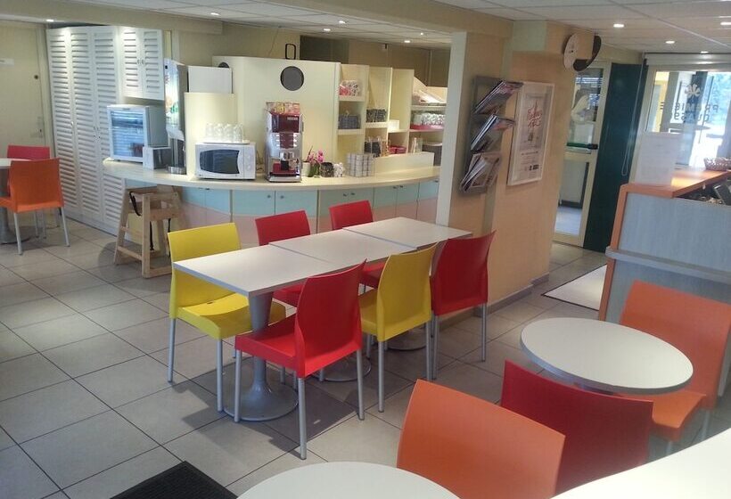 酒店 Premiere Classe Lyon Est Aeroport Saint Exupery