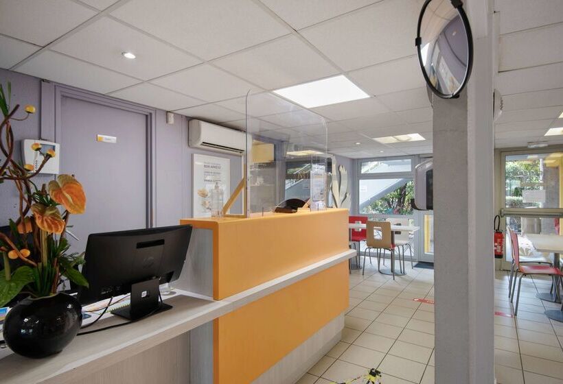 호텔 Premiere Classe Lyon Est Bron Eurexpo