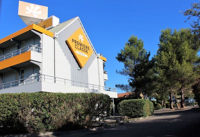 Отель Premiere Classe Orange