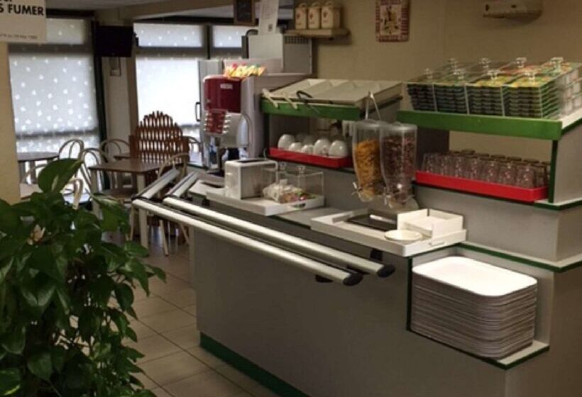 ホテル Premiere Classe Orleans Nord Saran