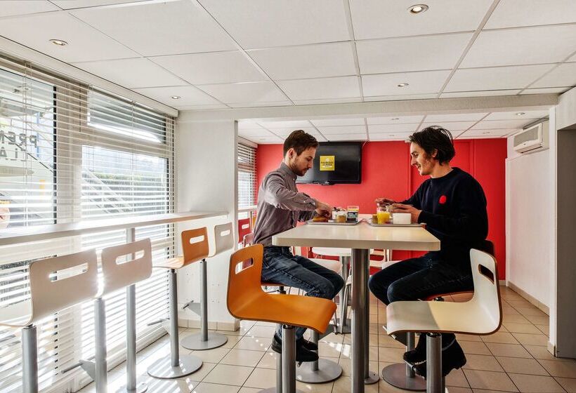 فندق Premiere Classe Plaisir