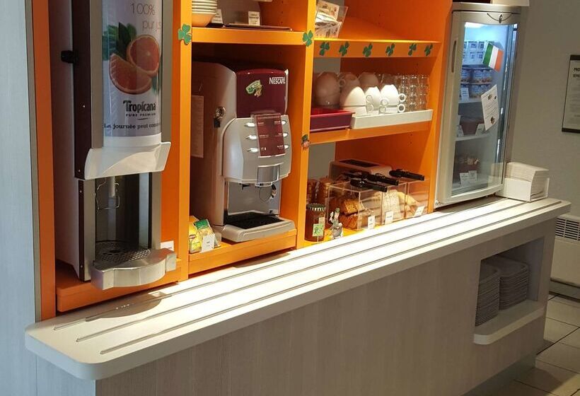 בית מלון כפרי Premiere Classe Plaisir