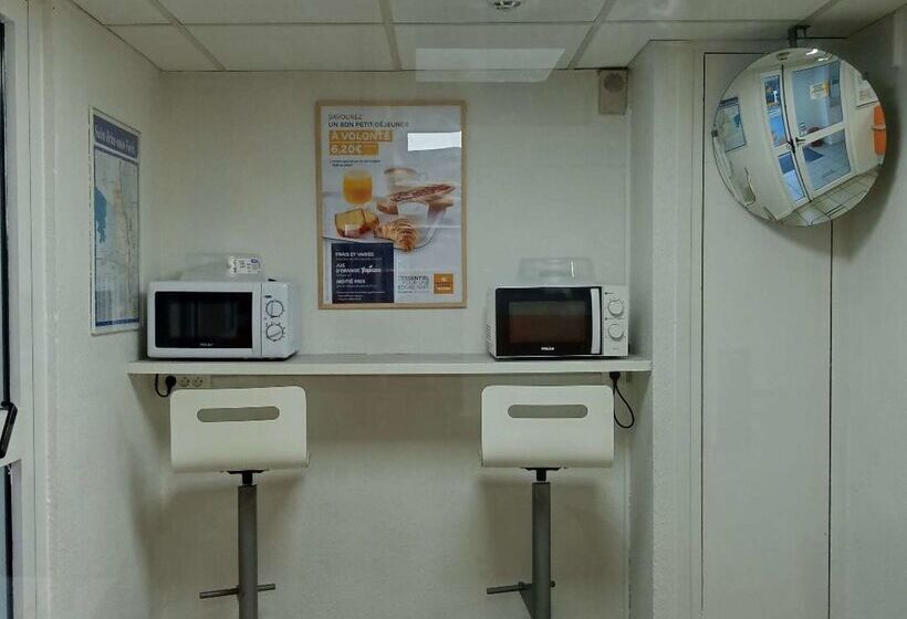 Отель Premiere Classe Saint Brice Sous Foret