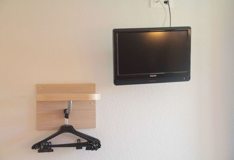 Отель Premiere Classe Soissons