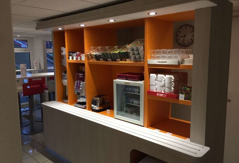 Отель Premiere Classe Toulouse Sud  Portet