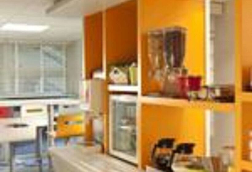 Отель Premiere Classe Versailles  Saint Cyr L Ecole