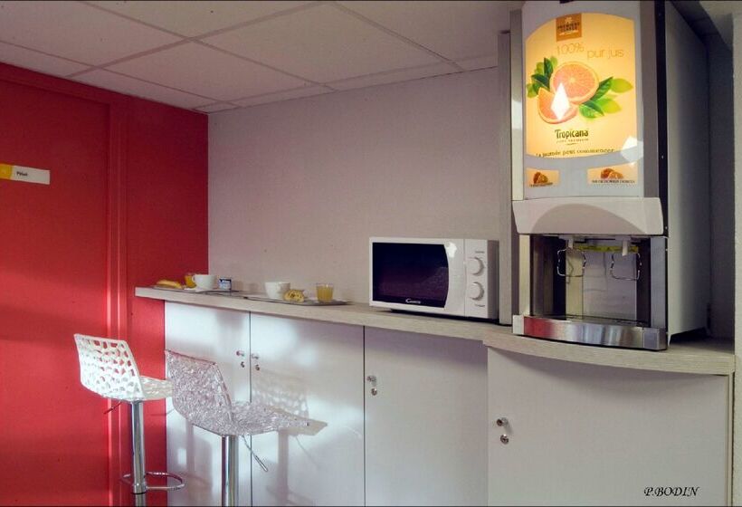 בית מלון כפרי Premiere Classe Vichy Bellerivesurallier