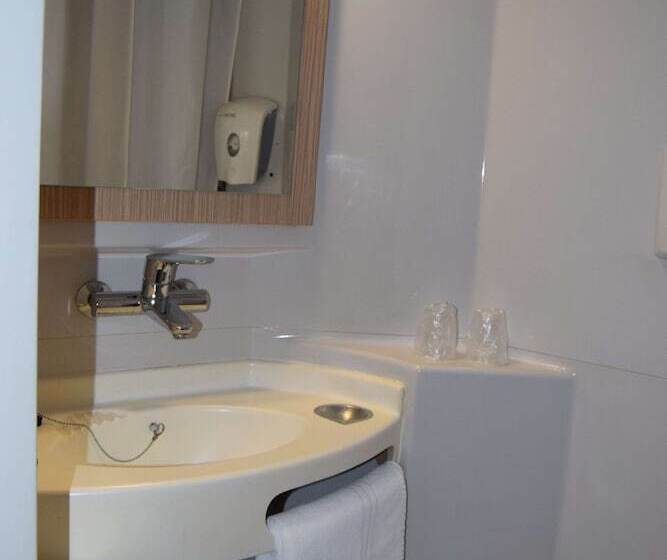 Отель Premiere Classe Creil   Villers Saint Paul