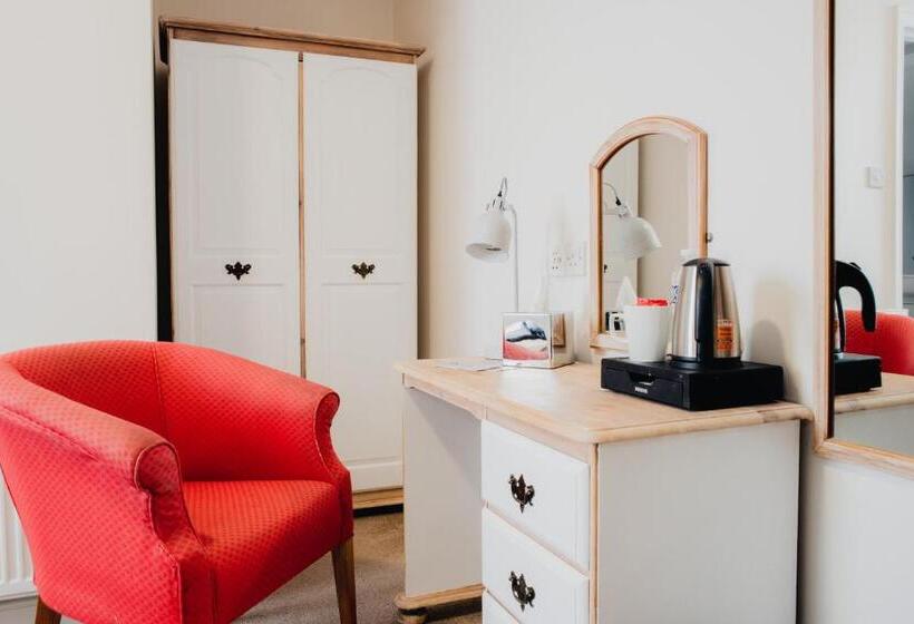 San Clu Hotel, Bar & Brasserie