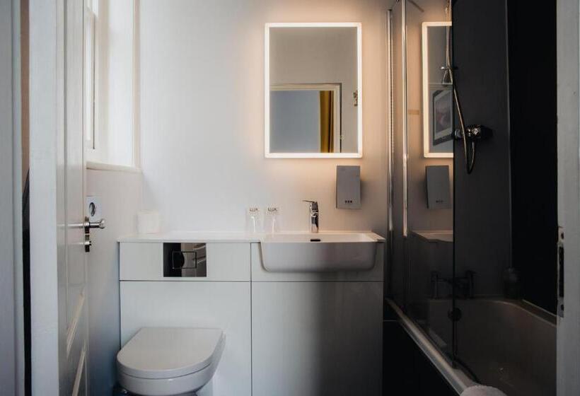 San Clu Hotel, Bar & Brasserie