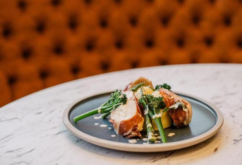 San Clu Hotel, Bar & Brasserie