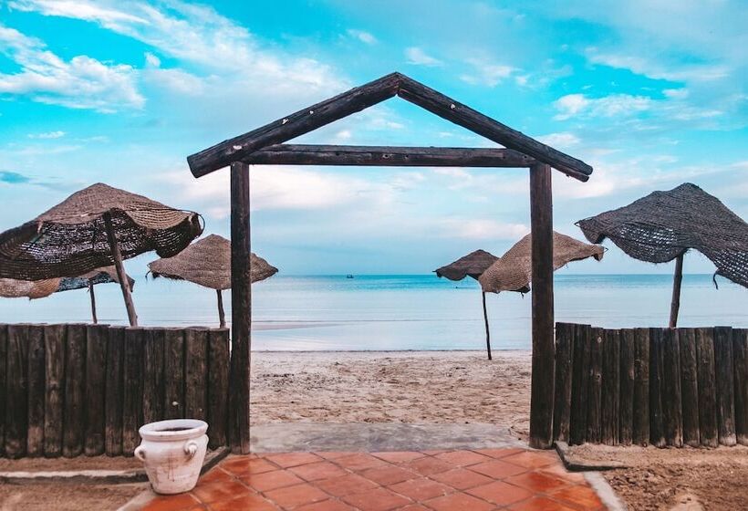 בית מלון כפרי Rosa Beach Thalasso and Spa