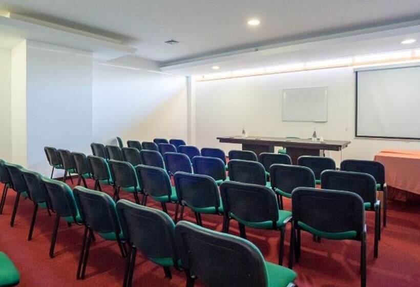 هتل Exe São Lázaro