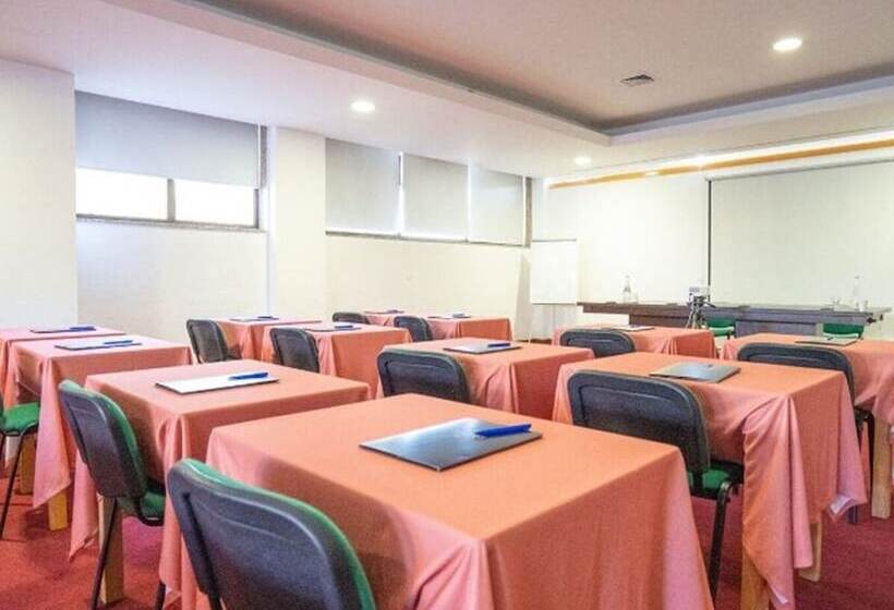 هتل Exe São Lázaro