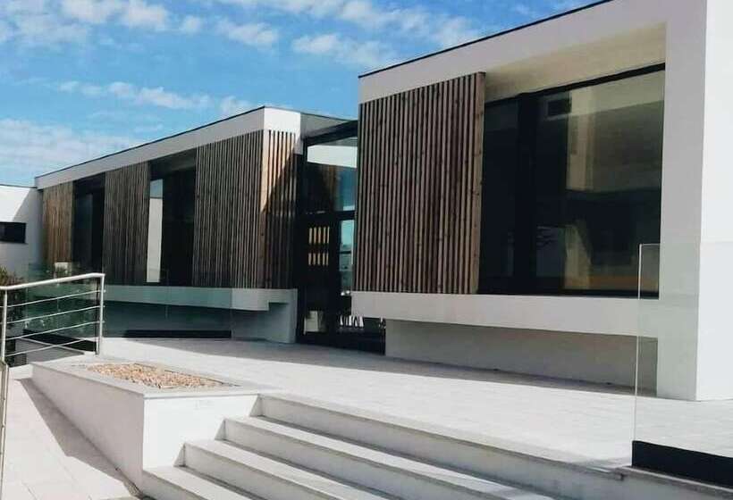 هتل Exe São Lázaro