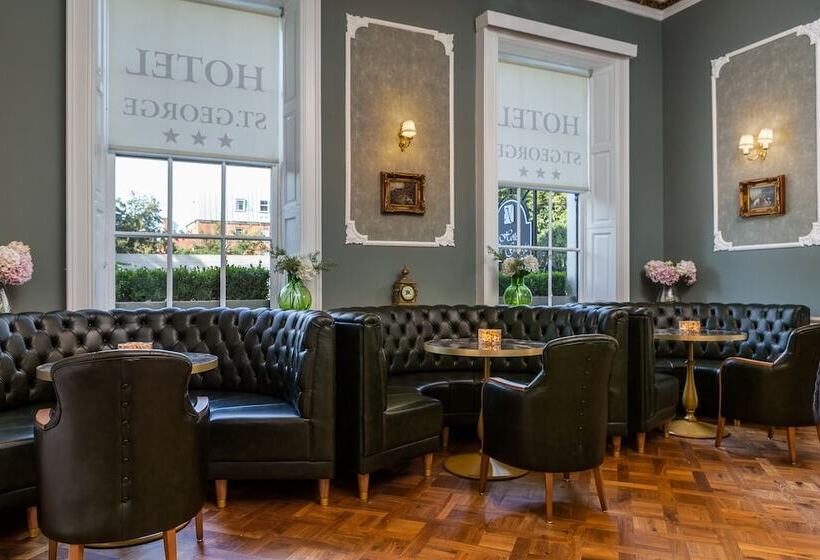 בית מלון כפרי St George By Nina