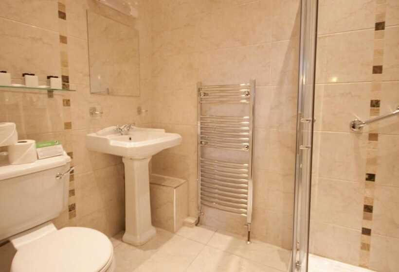 בית מלון כפרי St George By Nina