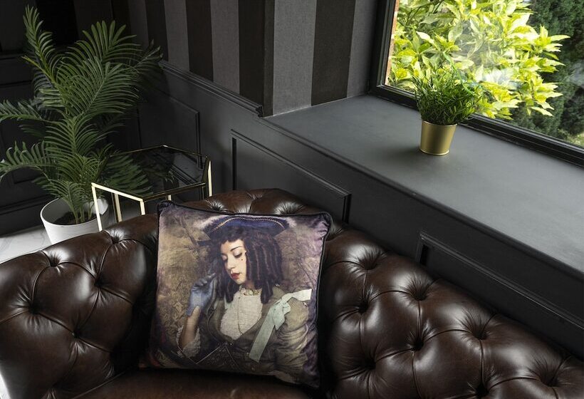 Отель The Chesterton