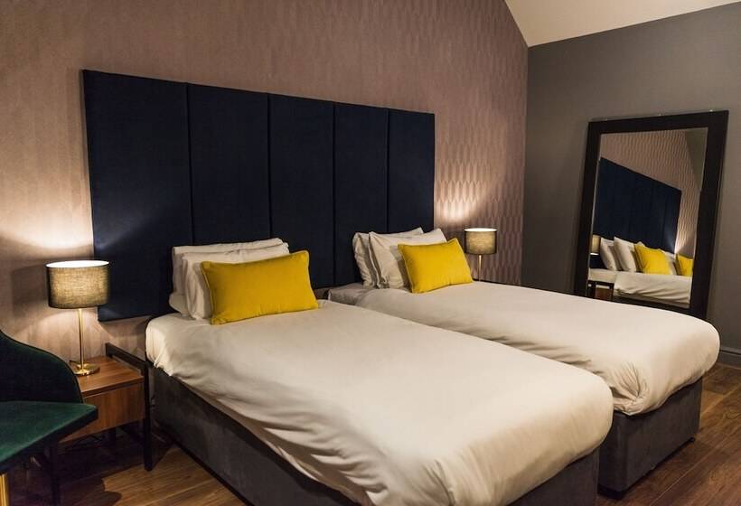 Отель The Chesterton