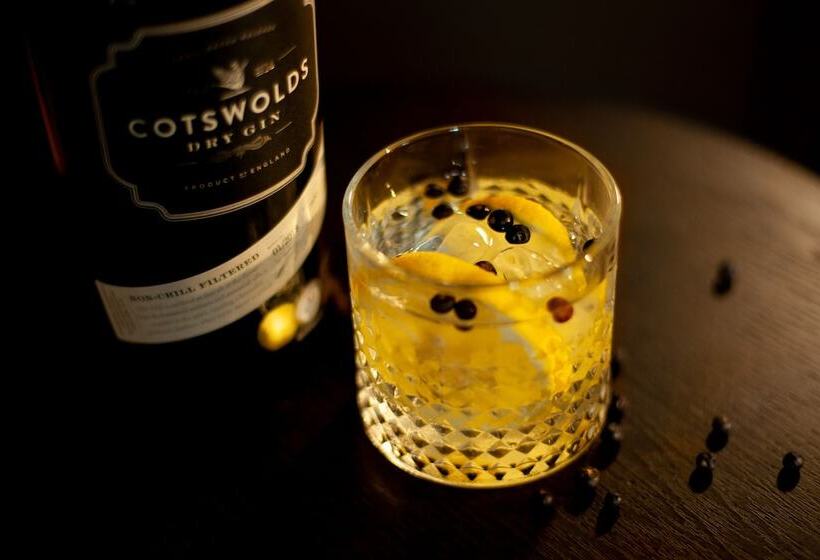 Отель The Chesterton