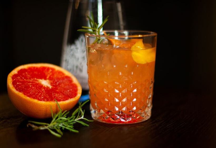 Отель The Chesterton