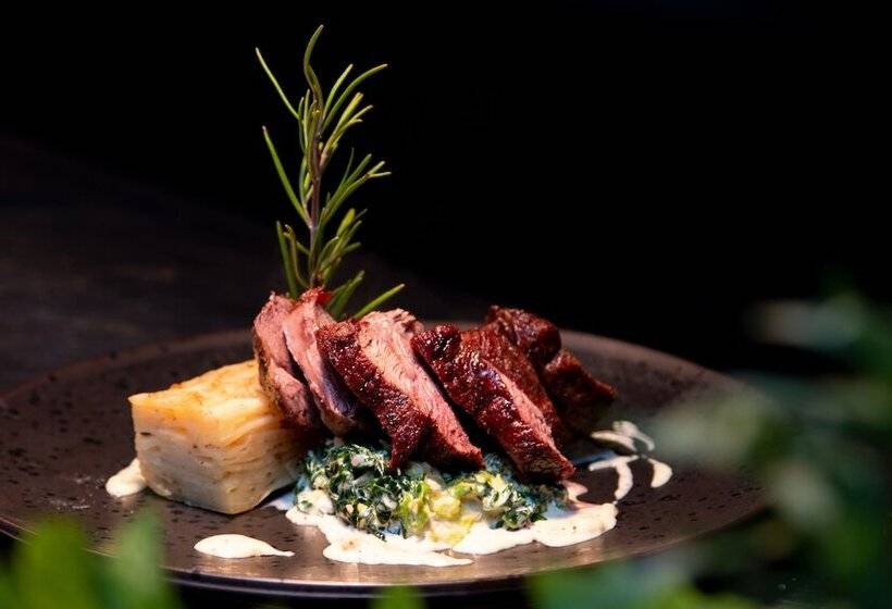 Отель The Chesterton