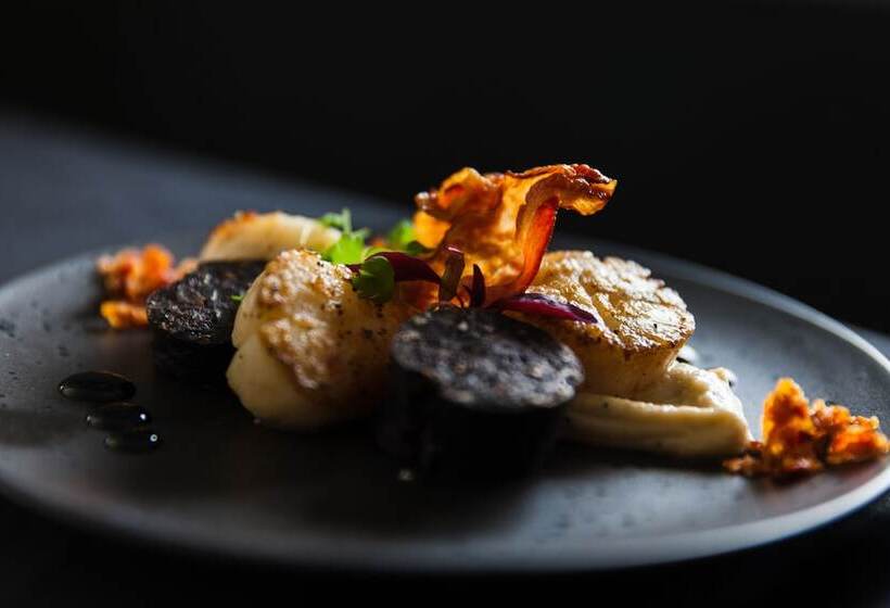 Отель The Chesterton