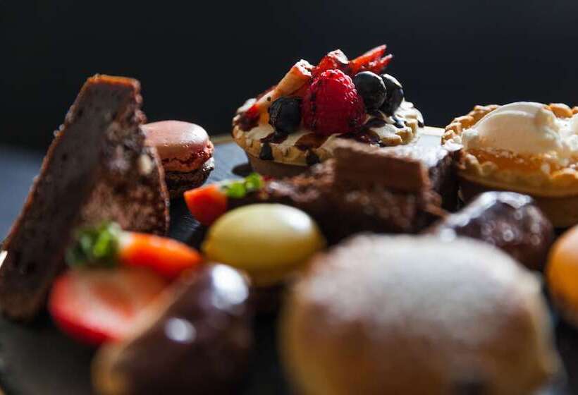 Отель The Chesterton