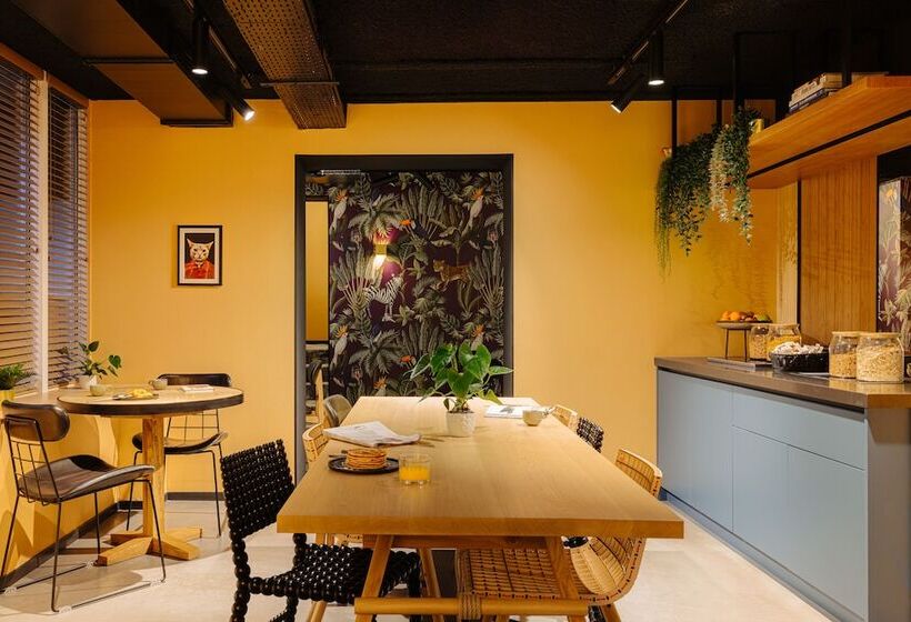 هتل The Ed Amsterdam