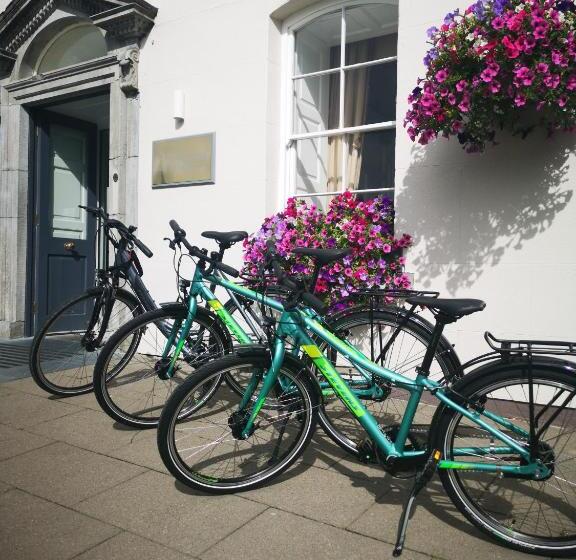 בית מלון כפרי The Johnstown Estate