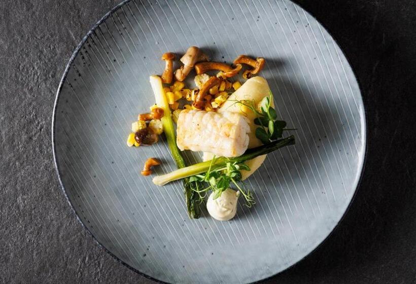 호텔 The Lake Isle Restaurant With Rooms