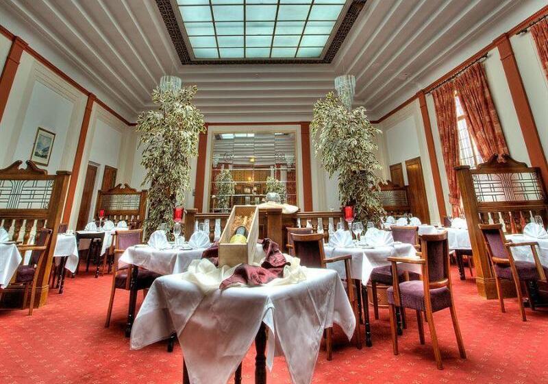 ホテル The Lucan Spa