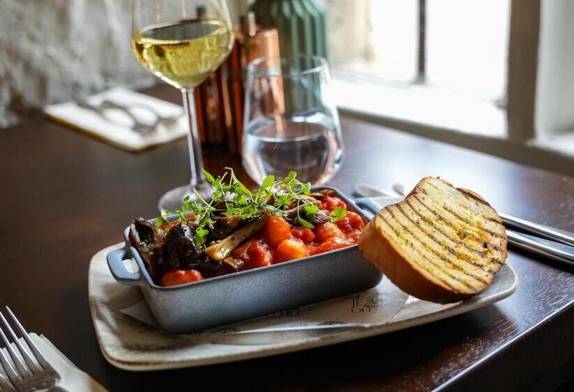 Отель The Old Mill