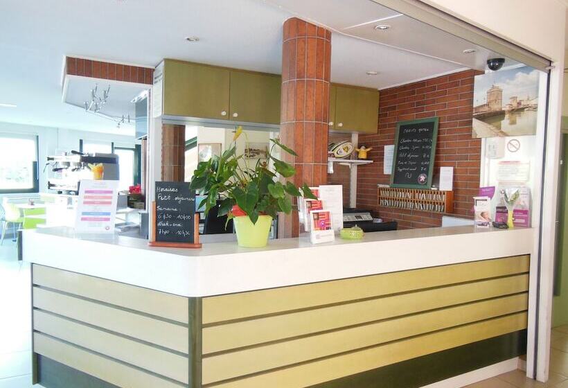 בית מלון כפרי The Originals Access, Hôtel Le Beaulieu