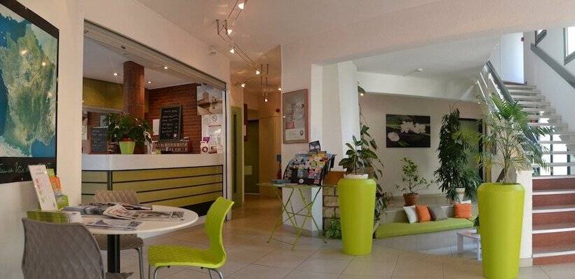 בית מלון כפרי The Originals Access, Hôtel Le Beaulieu