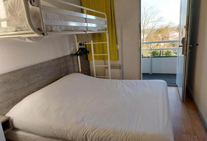 Отель Premiere Classe Saintes