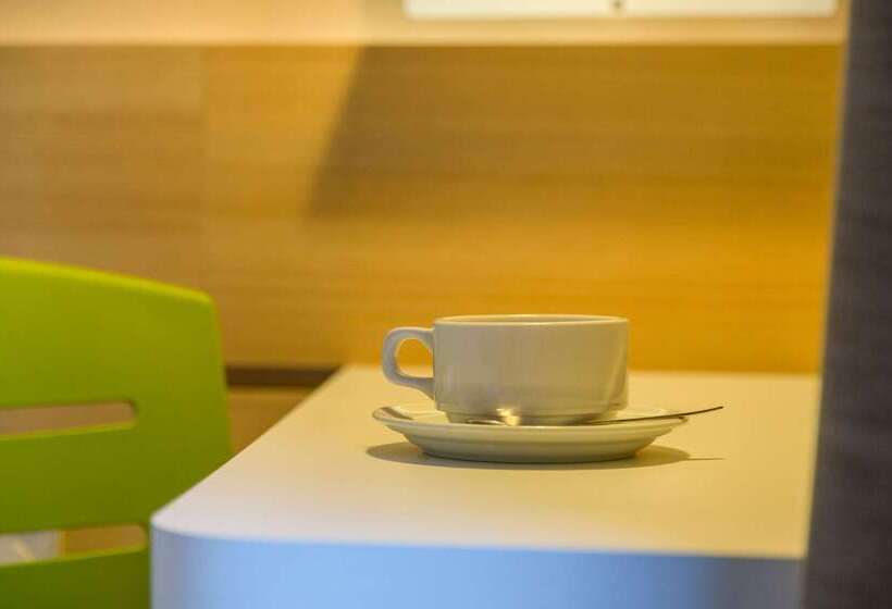 Отель Du Château Dinan  Originals Boutique