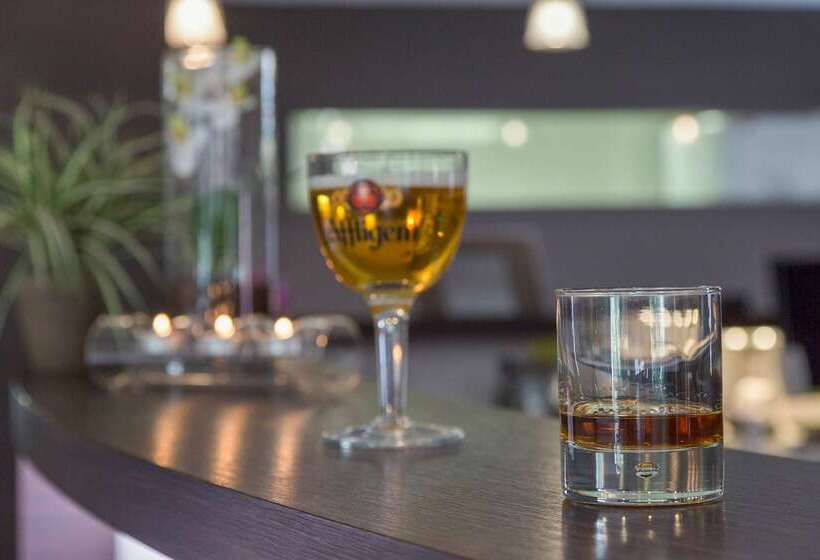 Отель Du Château Dinan  Originals Boutique