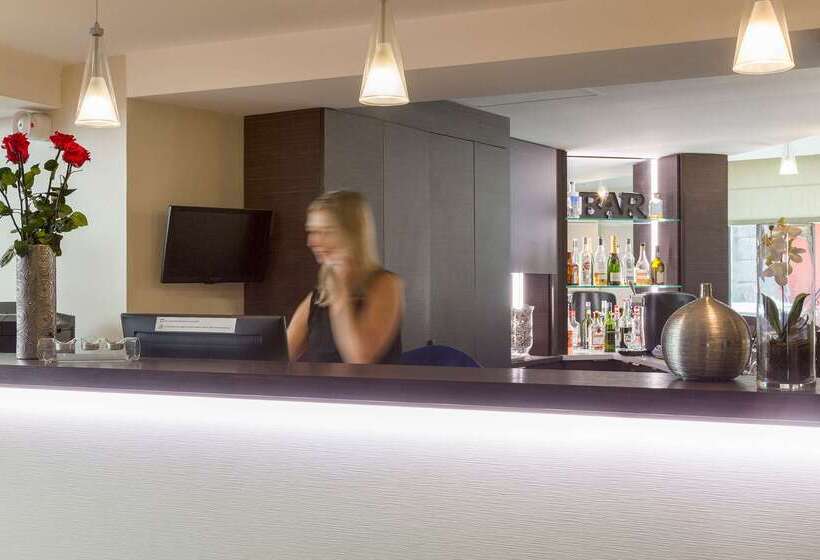 Отель Du Château Dinan  Originals Boutique