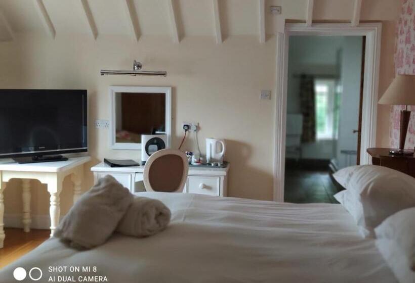 酒店 The Thatched Cottage Inn