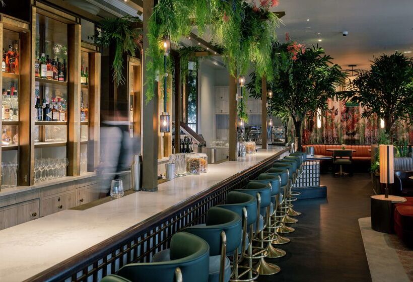 هتل The Trafalgar St. James London, Curio Collection By Hilton