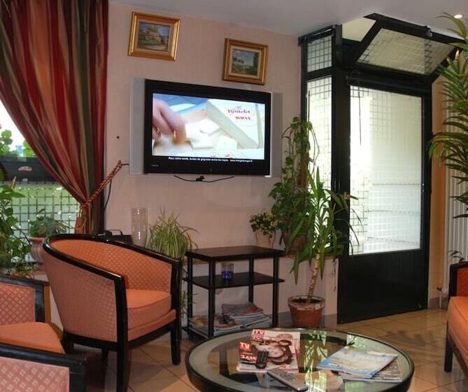 ホテル Transcontinental