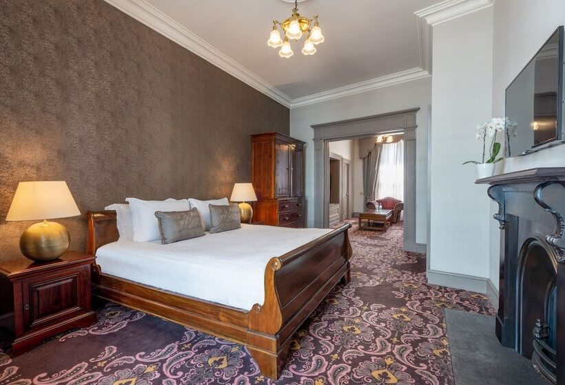 هتل The Trinity City