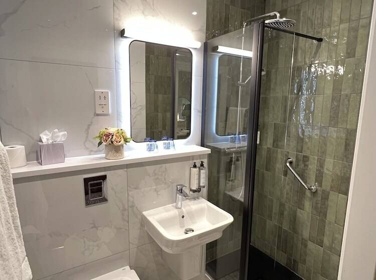 호텔 Waterloo Town House & Suites