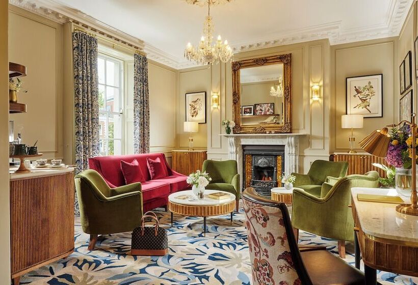 호텔 Waterloo Town House & Suites