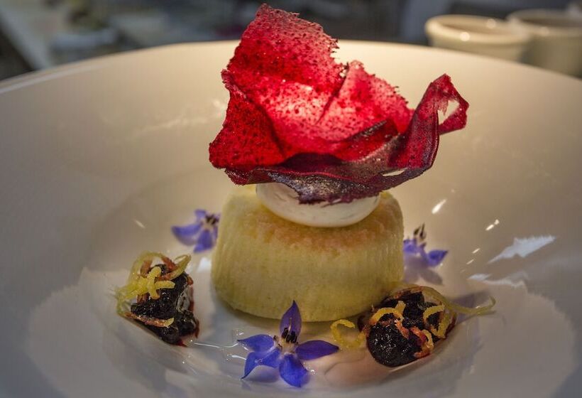 Отель Willows Lodge