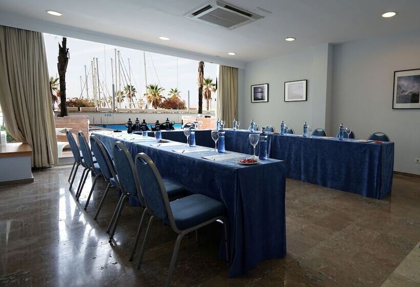 リゾートホテル Port Sitges