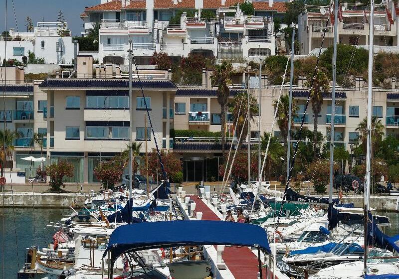 リゾートホテル Port Sitges